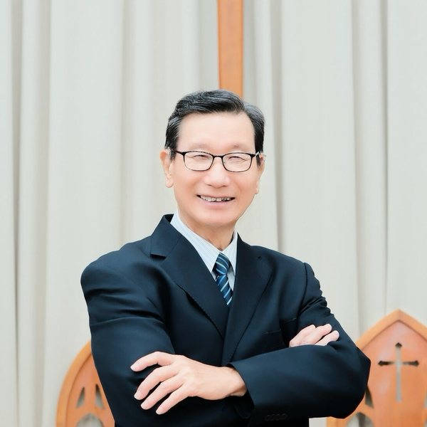 張新發主任牧師
